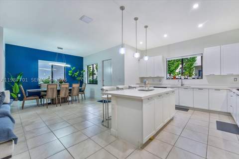 4346 NW 81st Ave, Doral FL - photo 8 of 49