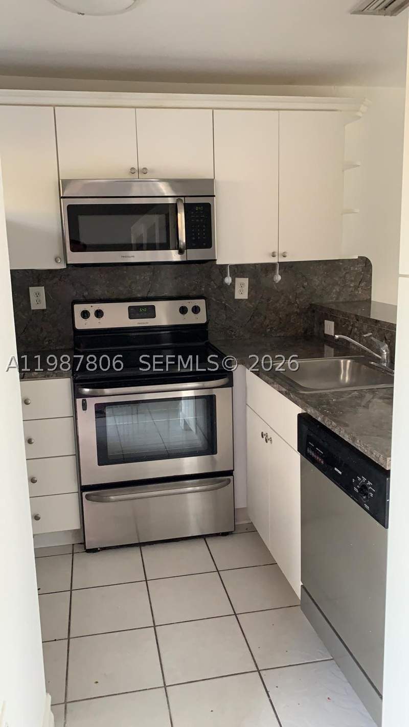 2 bedroom Condominium at 7905 NW 8 St 8A, Dolphin View, Miami — photo 5