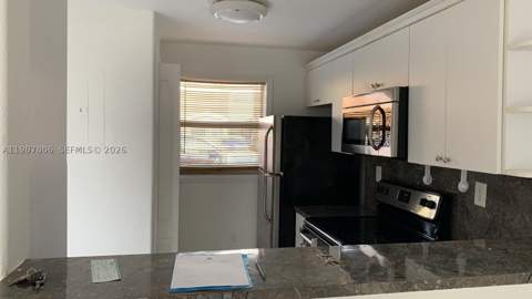7905 NW 8 St 8A, Miami FL - photo 9 of 24