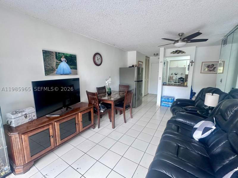 1 bedroom Condominium at 2385 NW 11th St B16, Sanderling Apts Condo, Miami — photo 2