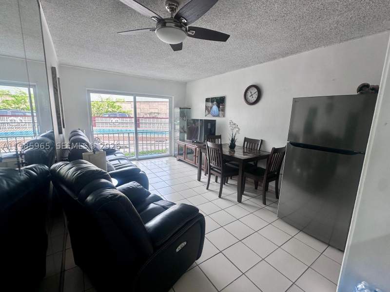 1 bedroom Condominium at 2385 NW 11th St B16, Sanderling Apts Condo, Miami — photo 3