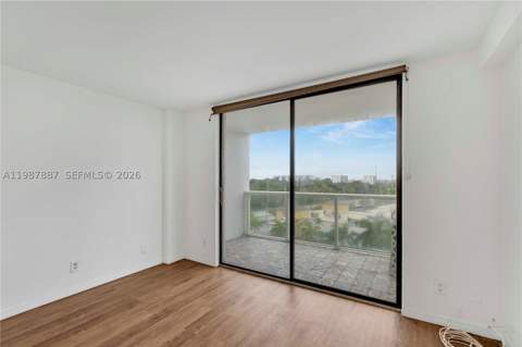 13499 Biscayne Blvd 613, North Miami FL - photo 11 of 29
