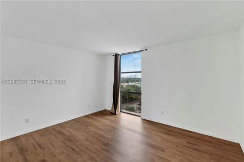 13499 Biscayne Blvd 613, North Miami FL - photo 13 of 29