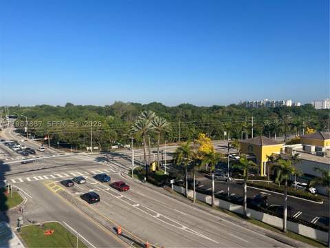 13499 Biscayne Blvd 613, North Miami FL - photo 6 of 29