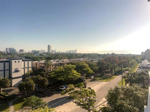 13499 Biscayne Blvd 613, North Miami FL - photo 8 of 29