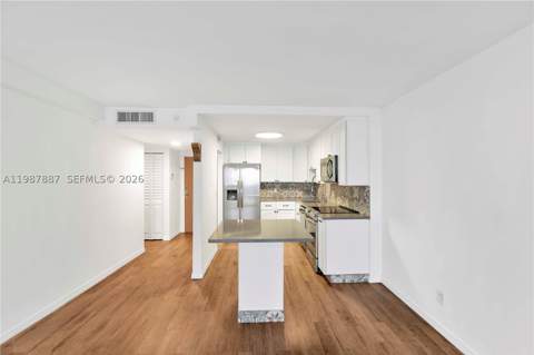 13499 Biscayne Blvd 613, North Miami FL - photo 9 of 29