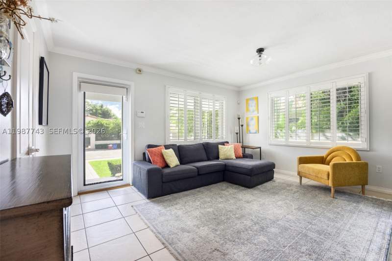 3 bedroom SingleFamilyResidence at 809 Angelo Ave, Cortez Place, Coral Gables — photo 2