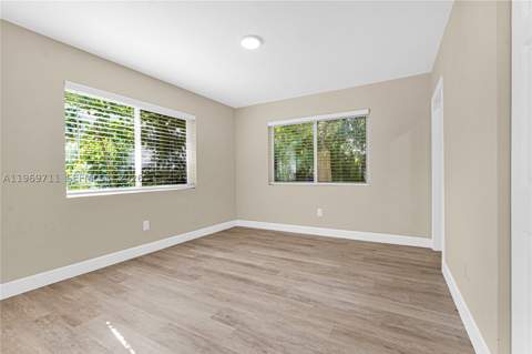 11919 NE 8th av, Biscayne Park FL - photo 10 of 53