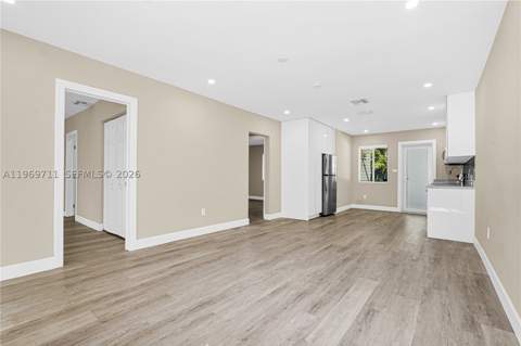 11919 NE 8th av, Biscayne Park FL - photo 18 of 53