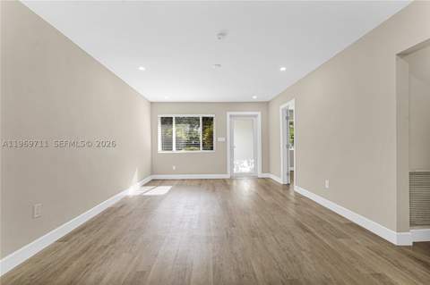 11919 NE 8th av, Biscayne Park FL - photo 19 of 53