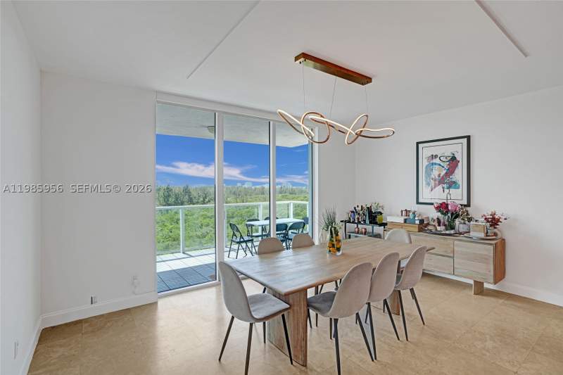 2 bedroom Condominium at 14951 Royal Oaks Ln 803, The Oaks I Condo, North Miami — photo 5