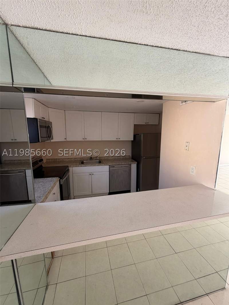 2 bedroom Condominium at 9180 Fontainebleau Blvd 401, Parkview Condo No 2, Miami — photo 4