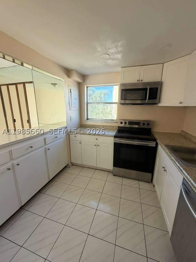 2 bedroom Condominium at 9180 Fontainebleau Blvd 401, Parkview Condo No 2, Miami — photo 5