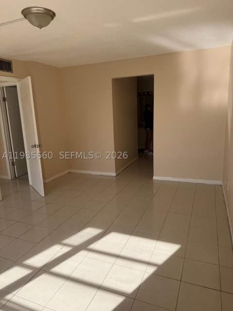 9180 Fontainebleau Blvd 401, Miami FL - photo 9 of 12