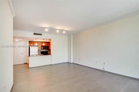2000 N Bayshore Dr 506, Miami FL - photo 9 of 14