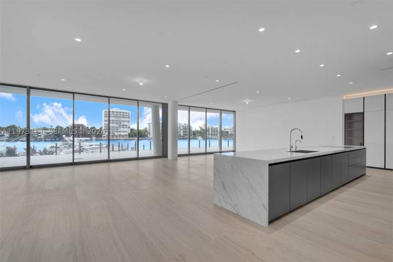 4 bedroom Condominium at 5 Grove Isle Drive S203, Vita at Grove Isle, Coconut Grove — photo 4