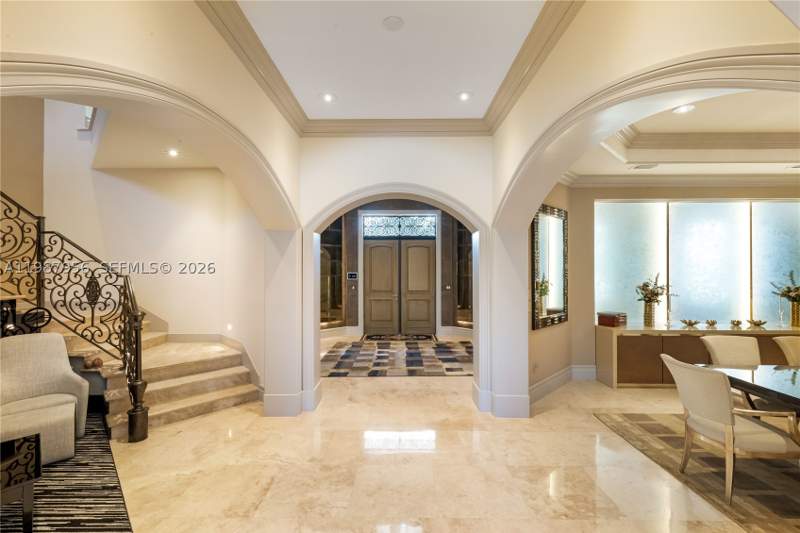 9 bedroom SingleFamilyResidence at 5250 Snapper Creek Rd, Snapper Creek Lakes Sub, Coral Gables — photo 4