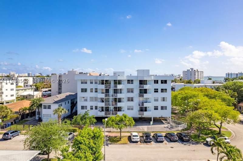2 bedroom Condominium at 1990 Marseille Dr 402, Lisette Condo, Miami Beach — photo 2
