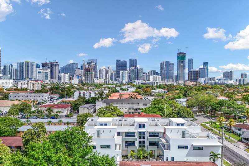 3 bedroom Townhouse at 721 SW 11th Street A, Brickell Eight, Miami — photo 4