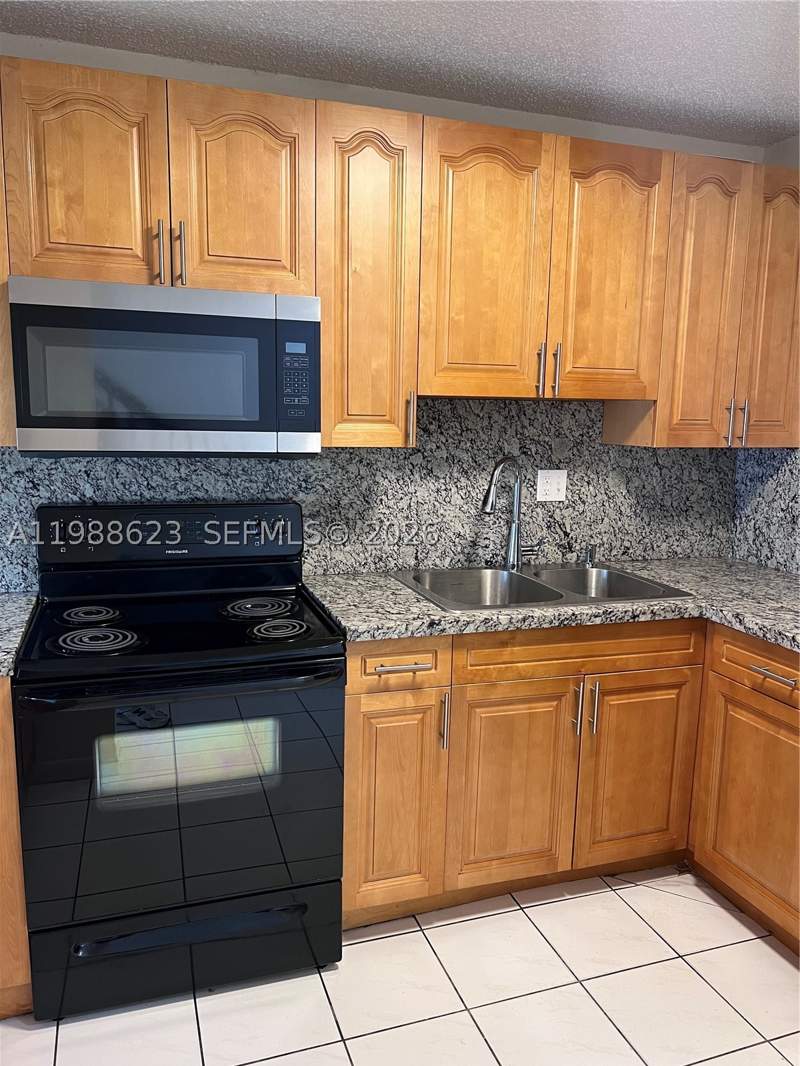 2 bedroom Condominium at 2750 W 76th St 208, Terrazas Del Sol Condo, Hialeah — photo 3