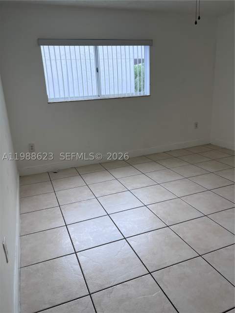 2750 W 76th St 208, Hialeah FL - photo 6 of 10
