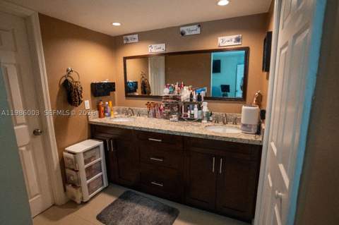 333 Ives Dairy Rd A33306, Miami FL - photo 17 of 20