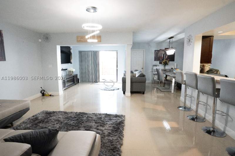 3 bedroom Townhouse at 333 Ives Dairy Rd A33306, Condo A At Mediterranea P, Miami — photo 2