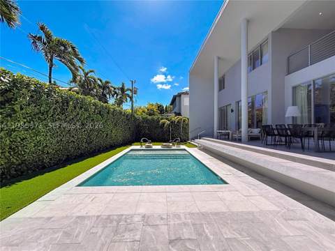 561 Warren Ln, Key Biscayne FL - photo 17 of 30