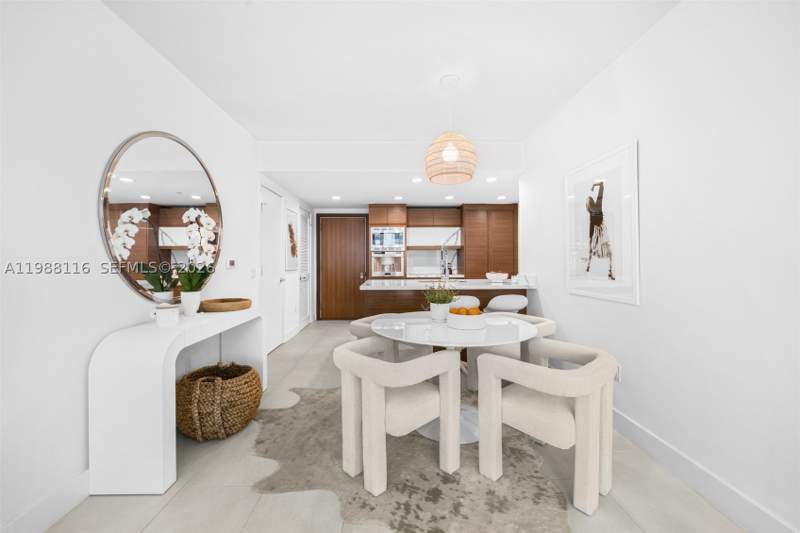 1 bedroom Condominium at 5875 Collins Ave 906, Mei Condo, Miami Beach — photo 2