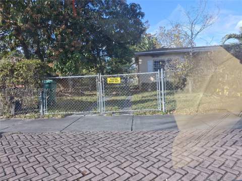 1561 NW 131st St, Miami FL - photo 13 of 44