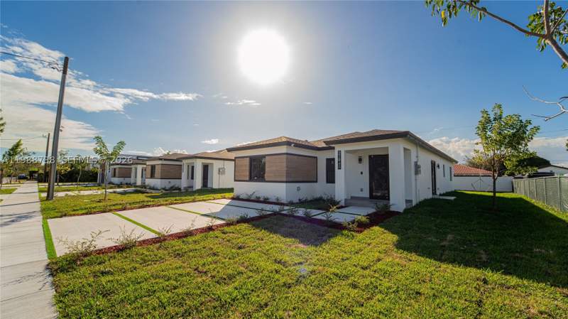 4 bedroom SingleFamilyResidence at 22840 SW 122nd Pl, Silver Palm Park, Miami — photo 3