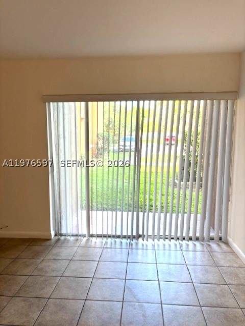 9493 SW 76th St L4, Miami FL - photo 11 of 33