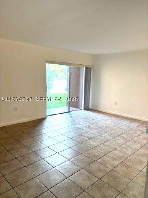 9493 SW 76th St L4, Miami FL - photo 8 of 33