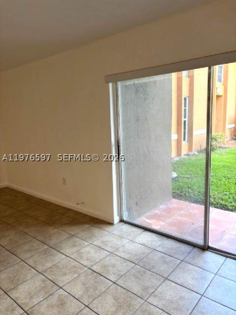 9493 SW 76th St L4, Miami FL - photo 9 of 33