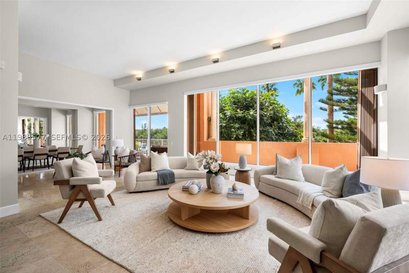 5 bedroom Condominium at 10 Edgewater Dr Lanai South, The Gables Condo, Coral Gables — photo 3