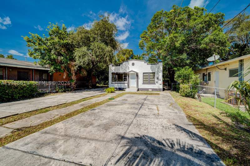 3 bedroom SingleFamilyResidence at 829 NW 56th St, Pine Highlands, Miami — photo 3