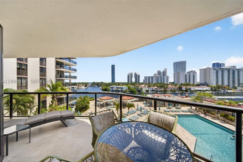 2 bedroom Condominium at 19667 Turnberry Way 6A, Turnberry Isle South Cond, Aventura — photo 3
