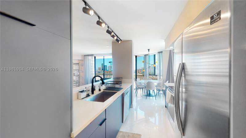 3 bedroom Condominium at 1000 W Island Blvd 2903, 1000 ISL BLVD WILLIAMS IS, Aventura — photo 4