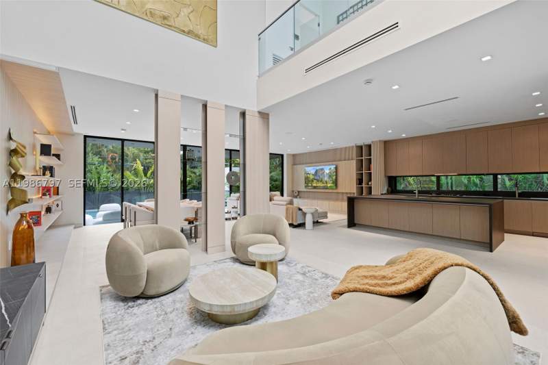 5 bedroom SingleFamilyResidence at 4534 Sheridan Ave, Surprise Lake, Miami Beach — photo 5