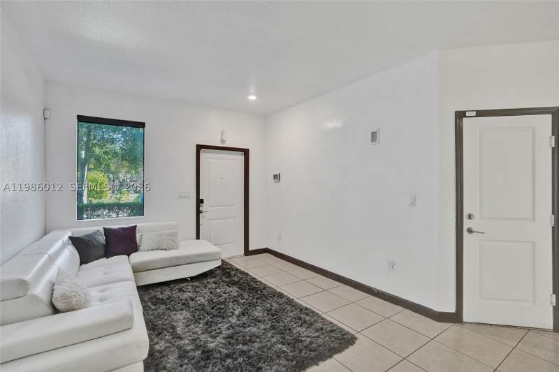 4 bedroom Townhouse at 408 NE 212th Ter, Via Venture Neighborhood, Miami — photo 4