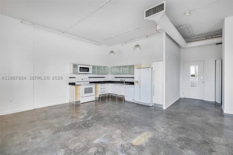 1 bedroom Condominium at 10 SW South River Dr 609, Neo Condo, Miami — photo 4
