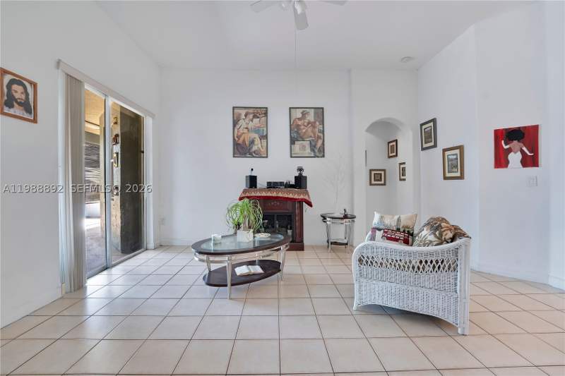 4 bedroom SingleFamilyResidence at 1173 NW 135th Ct, Riviera Trace 1st Addn, Miami — photo 4