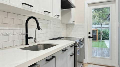 13900 NE 16th Ct, North Miami FL - photo 13 of 74