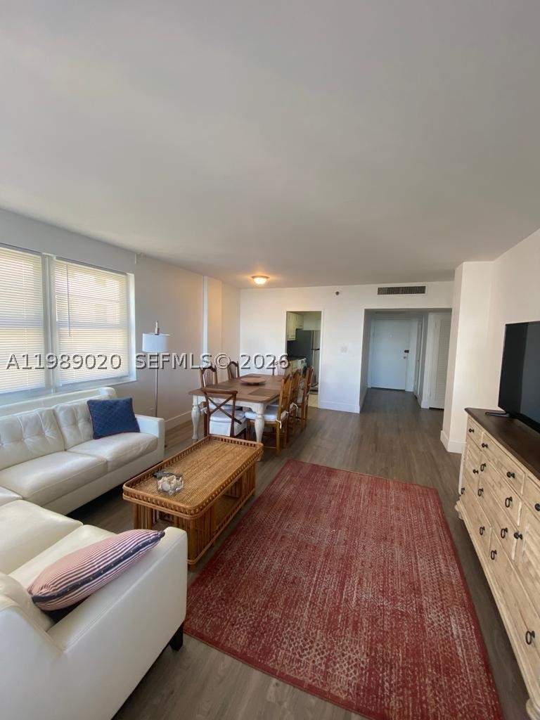 1 bedroom Condominium at 100 Lincoln Rd 721, The Decoplage Condo, Miami Beach — photo 3