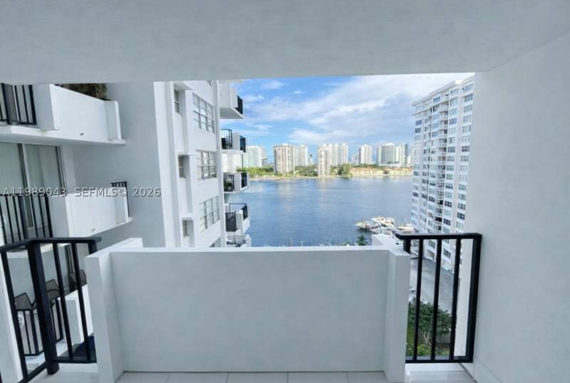 1 bedroom Condominium at 2750 NE 183rd St 1201, Commodore Plaza Condo, Aventura — photo 2
