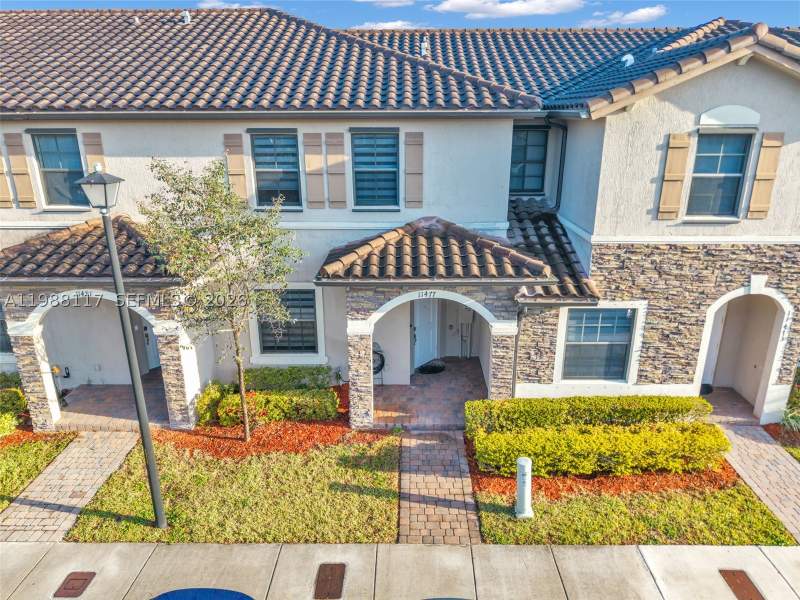 3 bedroom Townhouse at 11477 SW 250th St, Coco Palm Estates, Homestead — photo 2