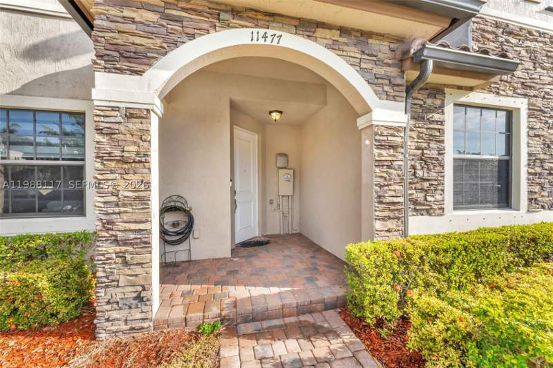 3 bedroom Townhouse at 11477 SW 250th St, Coco Palm Estates, Homestead — photo 3