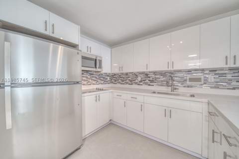2301 Collins Ave 311, Miami Beach FL - photo 13 of 33