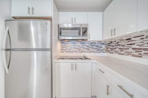 2301 Collins Ave 311, Miami Beach FL - photo 14 of 33