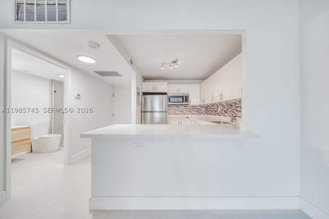 2301 Collins Ave 311, Miami Beach FL - photo 16 of 33